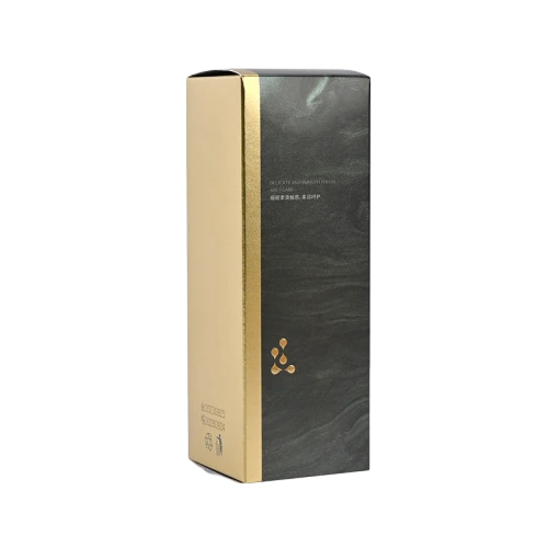 This upscale tall rectangular cardboard packaging box adopts elegant flowing marble grain dark toned surface matched with eye catching metallic gold side strip and gold foil embossed logo. Made of thick sturdy coated paper, the box keeps neat shape for long term storage. Custom made size, foil printing, surface texture treatment and back side text printing are supported. It is perfectly designed for facial serum, essence and other premium skincare containers, suitable for boutique retail, brand gift sets and large quantity wholesale orders