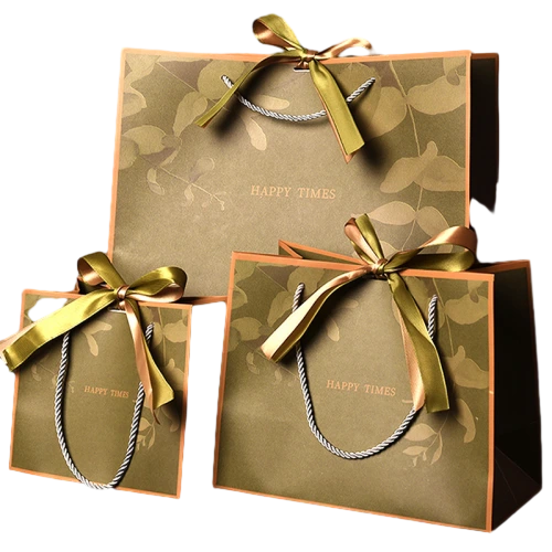 This set of special craft paper gift bags comes in three sizes with warm olive green base printed with delicate translucent leaf patterns. The edges are trimmed with orange orange line for refined outline. A gold satin ribbon bow is tied at the handle top as elegant decoration. Silver twisted rope handles are reinforced with metal eyelets for sturdy carrying. The printed slogan happy times delivers warm blessing for gifting occasions. Thick rigid craft paper keeps the bag shape neat. You can customize bag size leaf artwork ribbon color handle style and printed text. It fits well for wedding favors birthday gifts tea sets dried snack souvenirs and festival present packaging.